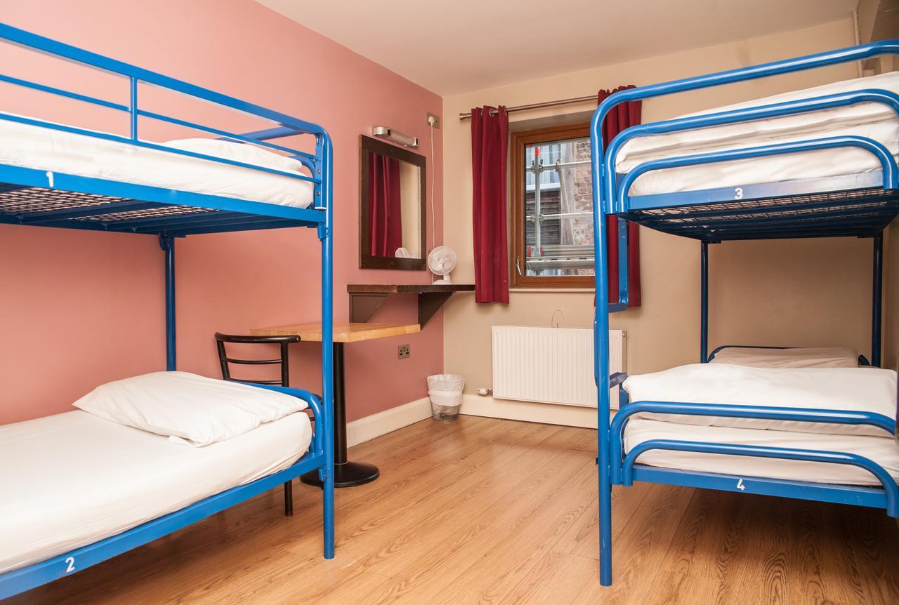 Isaacs Hostel Dublin Extérieur photo