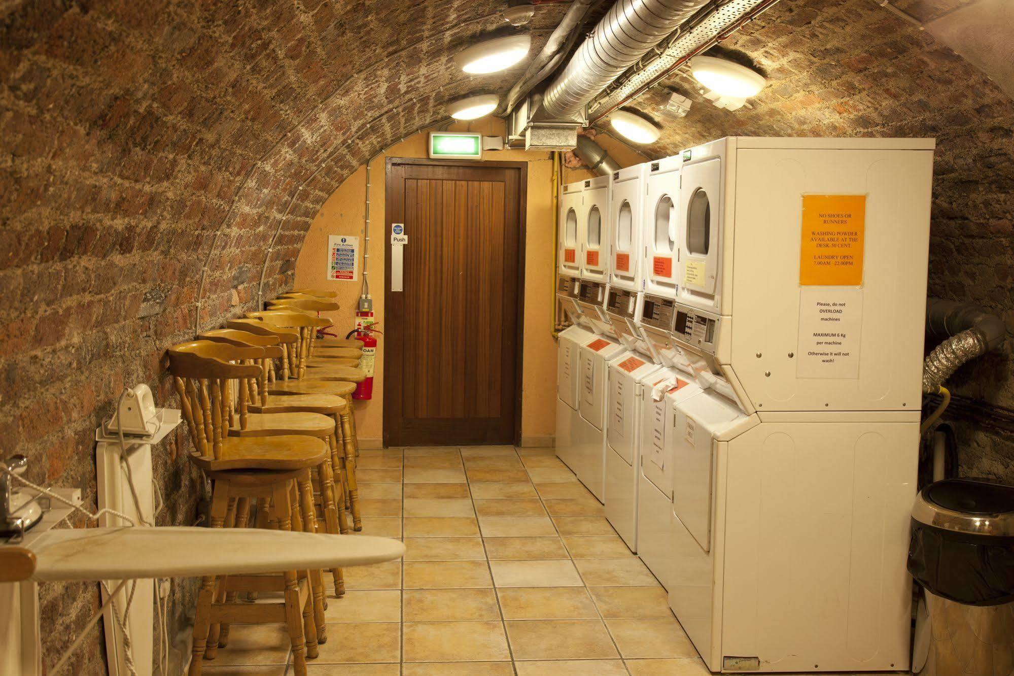 Isaacs Hostel Dublin Extérieur photo